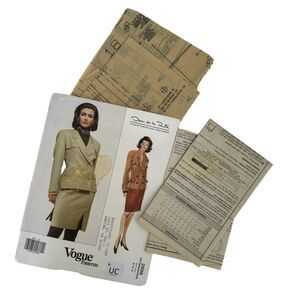 De La Renta Vintage VOGUE Sewing Pattern 2998 Jacket Skirt Suit 8-12 UNCUT *READ